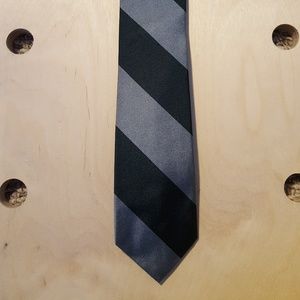 Silk tie in wide stripe